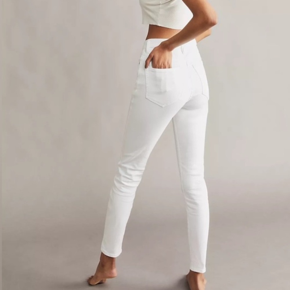 🆕 Free People Skinny Jeans in Lily White